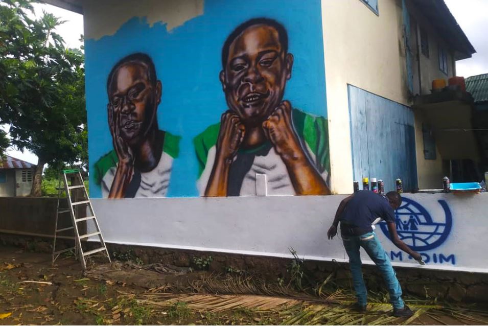 OIM Se han pintado murales en los principales puntos de salida de migrantes en Haití advirtiendo de los peligros de la salida por mar.